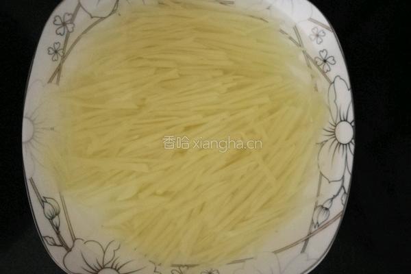 素炒土豆丝的做法图解1