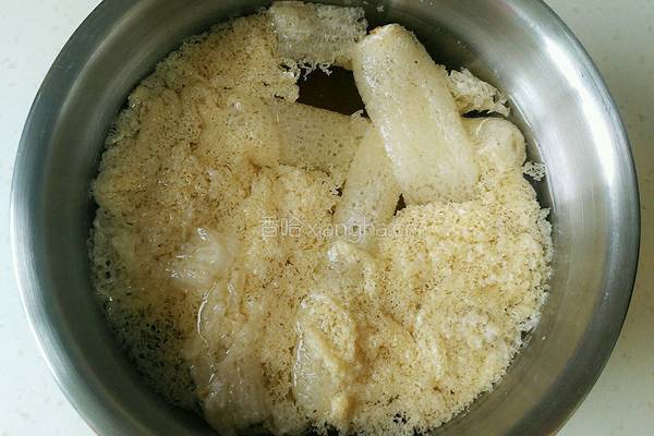 竹荪双菇红豆薏米除湿汤的做法图解1