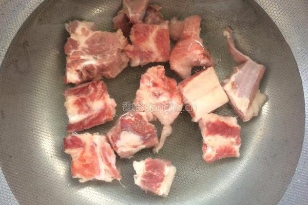 萝卜炖排骨的做法图解2