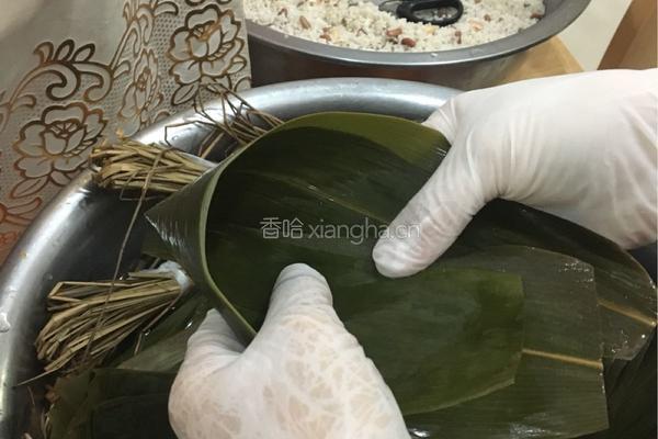 咸蛋五香猪肉粽的做法图解15