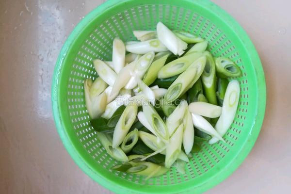 家常鲫鱼的做法图解2