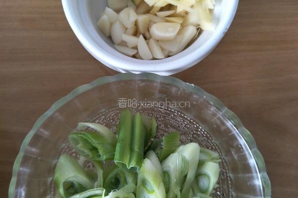 青椒炒鸡的做法图解3