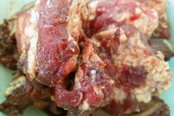 排骨酸菜馅蒸饺的做法图解4