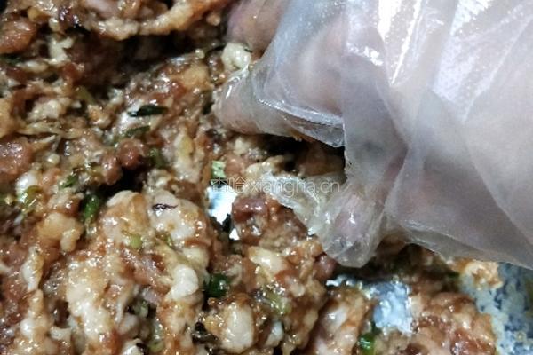 马蜂菜肉包子的做法图解5