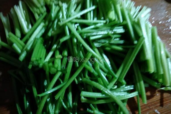 芹菜香干的做法图解2
