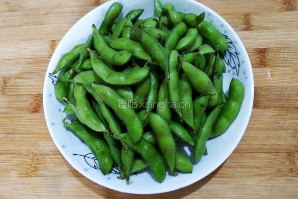 五香盐水煮毛豆的做法图解1