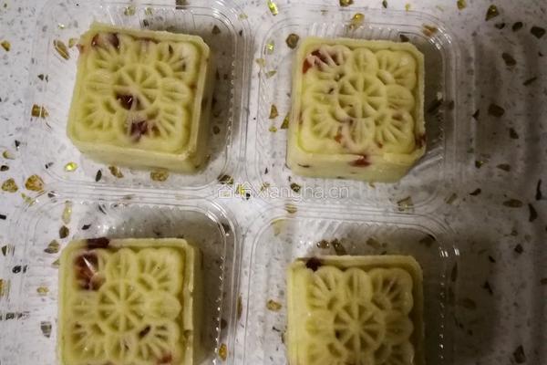 蔓越莓绿豆糕的做法图解3
