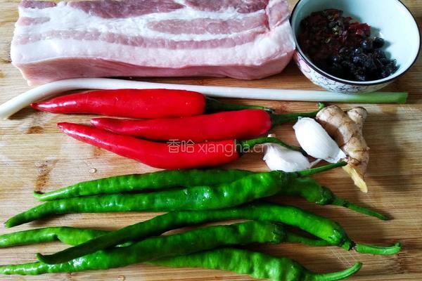 双椒回锅肉的做法图解1