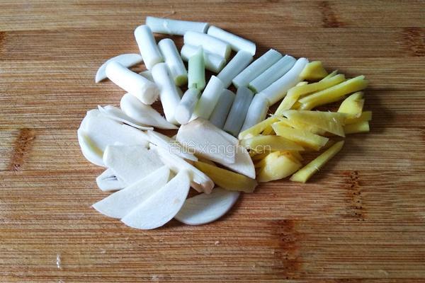 双椒回锅肉的做法图解3