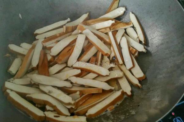 韭菜耗油炒豆腐干的做法图解3