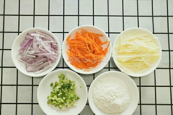 三丝鸡蛋饼的做法图解1