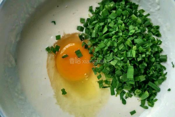 韭菜鸡蛋饼的做法图解3