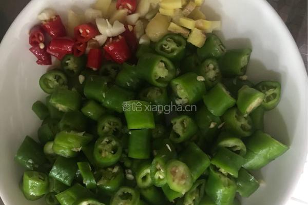 辣子鸡丁的做法图解2