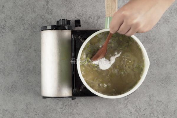 绿豆汤秒变消暑凉糕的做法图解3