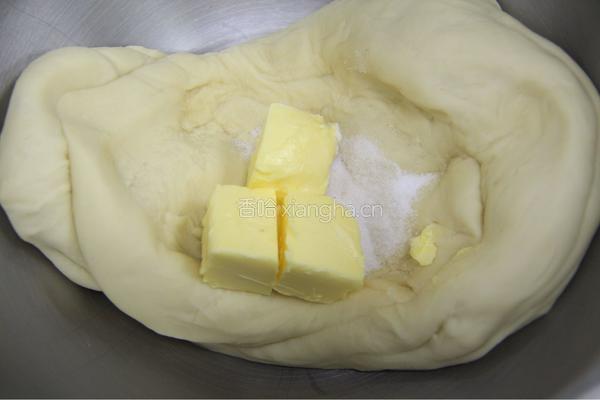 经典奶香小面包的做法图解2