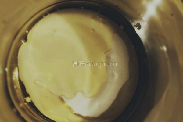 酸奶蛋糕的做法图解1