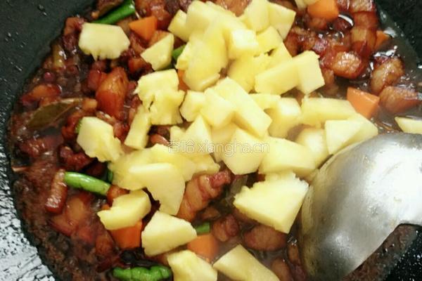 菠萝红烧肉的做法图解5