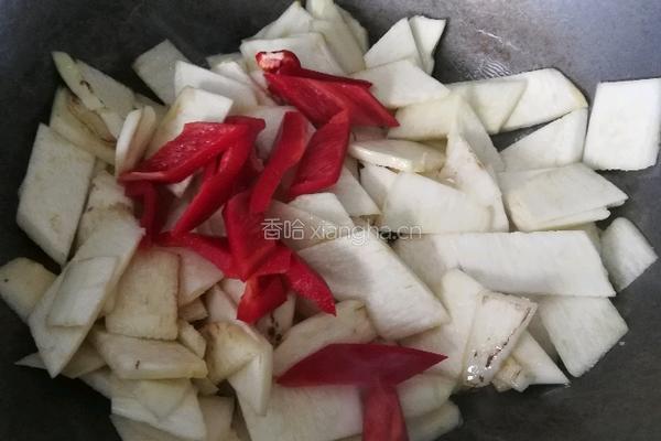 原谅我忘记单拍了～菜椒炒饺瓜的做法图解5