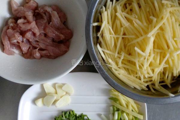 干锅土豆丝的做法图解1