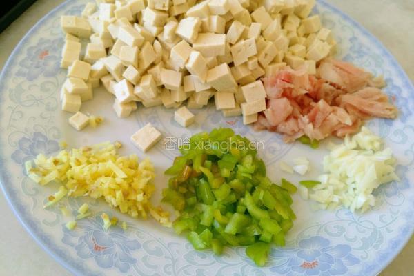 豆腐卤牛奶鸡蛋面的做法图解1
