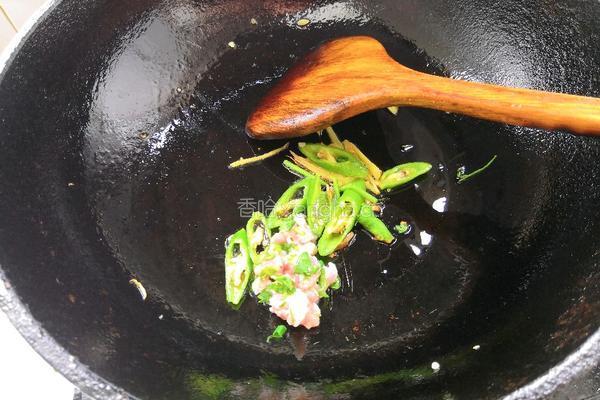煎炒蕨粑的做法图解6