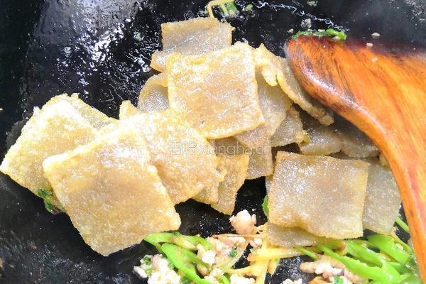 煎炒蕨粑的做法图解7