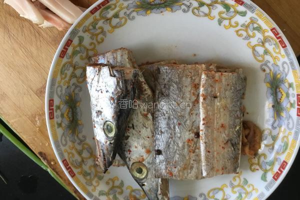 干炸带鱼的做法图解2