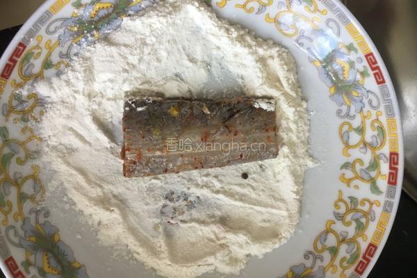 干炸带鱼的做法图解3