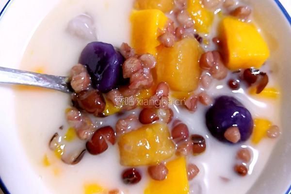 椰汁红豆薏米芋圆芒果露的做法图解3