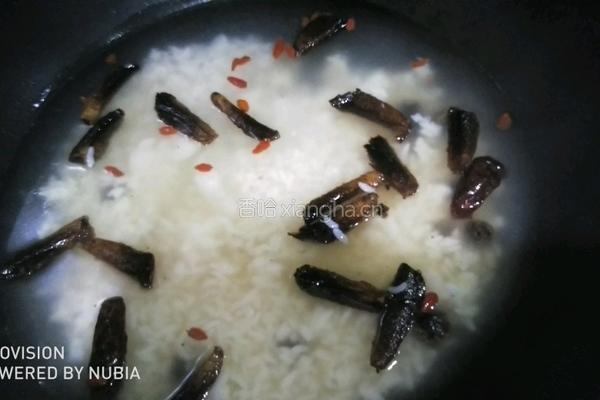 桂圆红枣枸杞养生粥的做法图解4