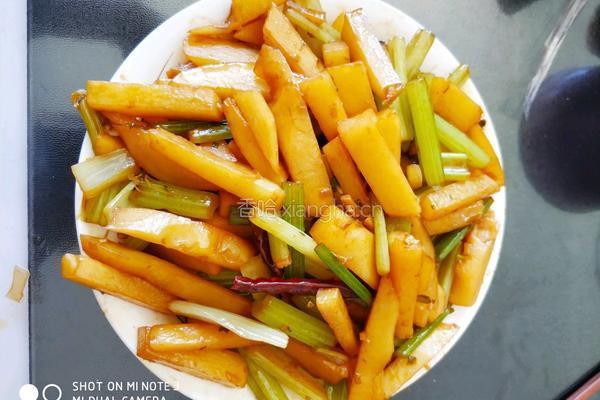 芹菜土豆条的做法图解6