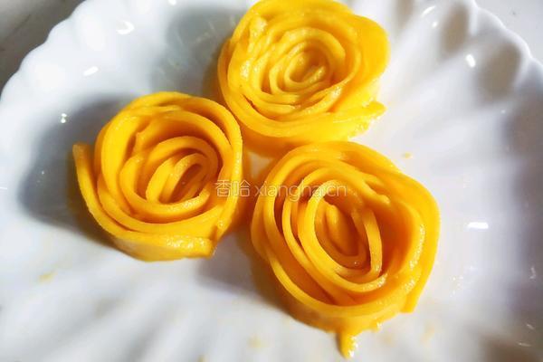 芒果玫瑰花的做法图解8