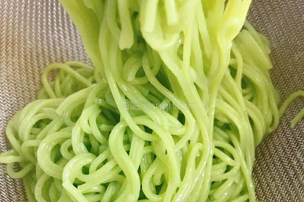 番茄肉酱菠菜面教学的做法图解8
