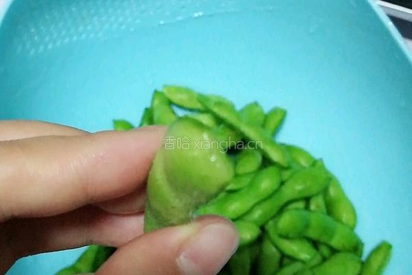 水煮毛豆的做法图解2