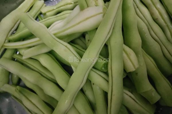 豆角烧茄子的做法图解1
