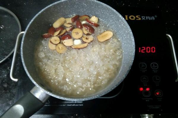 冰糖银耳莲子羹的做法图解6