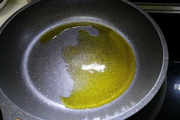 青椒辣子鸡的做法图解4