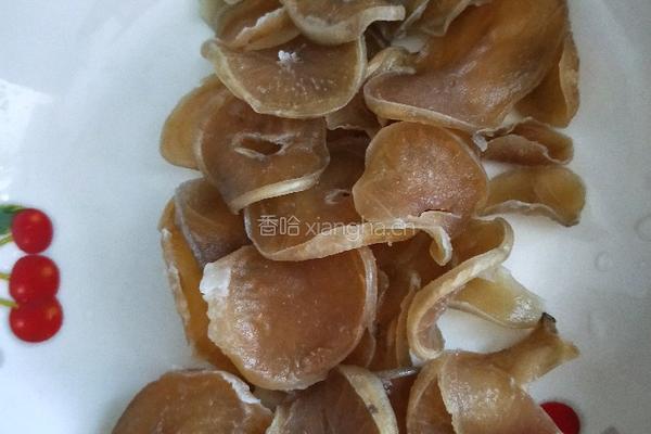 鸡胸肉炖土豆干的做法图解1