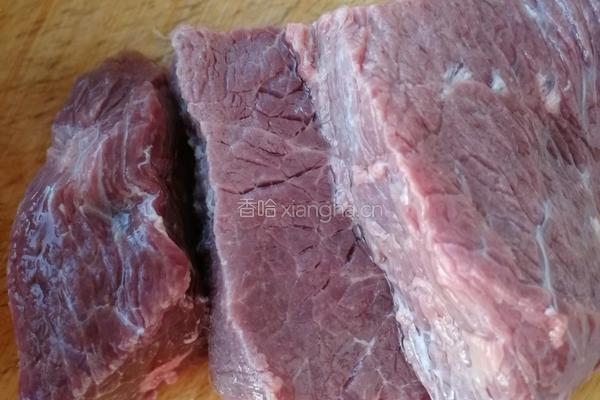 卤牛肉的做法图解1