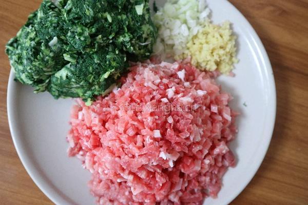 小白菜猪肉饺子的做法图解1