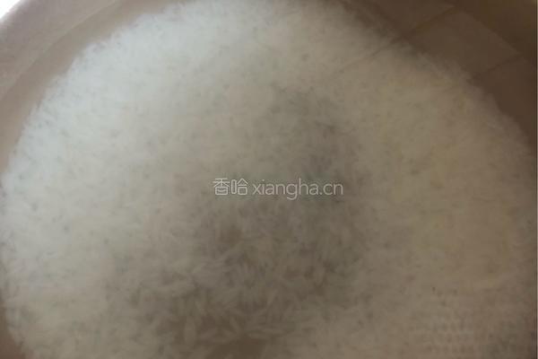 海鲜砂锅粥的做法图解1