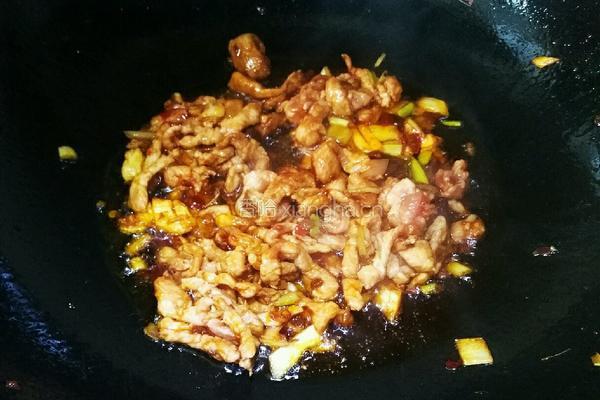 金针菇炒肉丝的做法图解6
