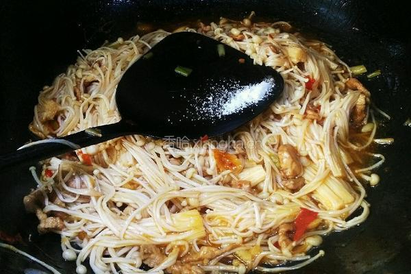 金针菇炒肉丝的做法图解7