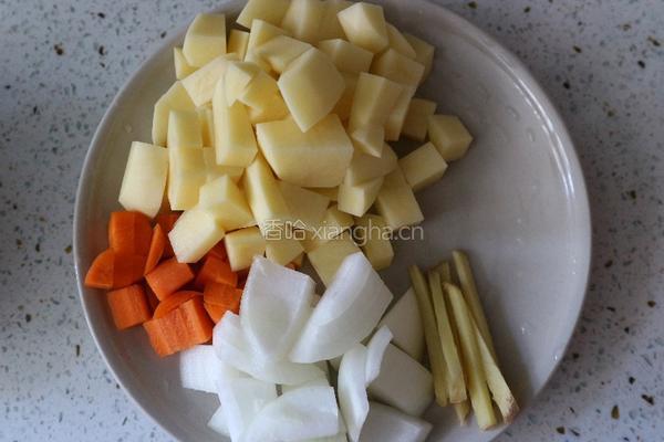 羊肉炖土豆的做法图解1