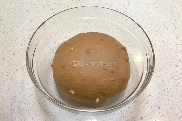 黑巧核桃贝果的做法图解3