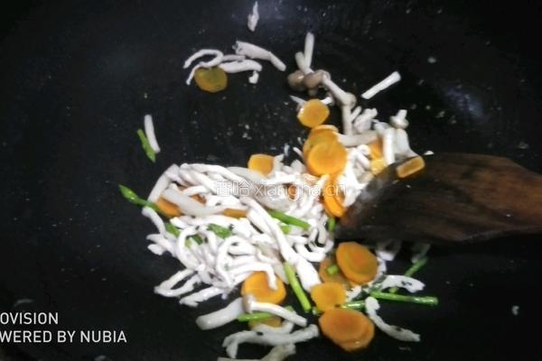 鸡丝蔬菜营养面的做法图解5