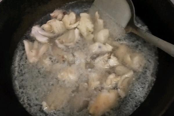 香菇闷鸡腿的做法图解3