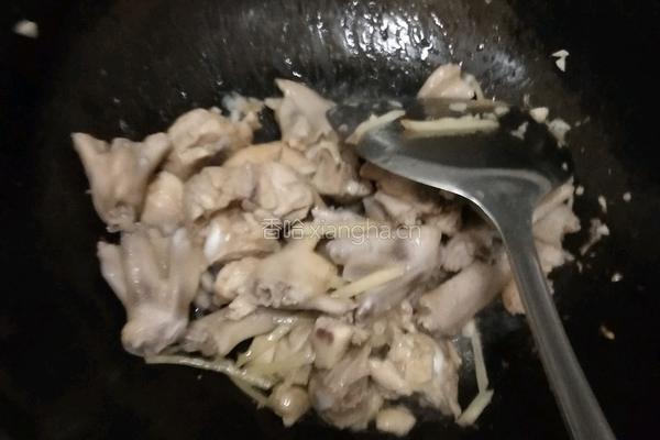香菇闷鸡腿的做法图解4