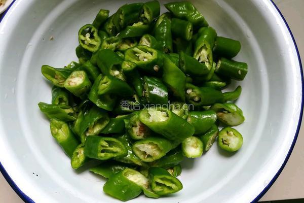 家常小炒鸡块的做法图解2