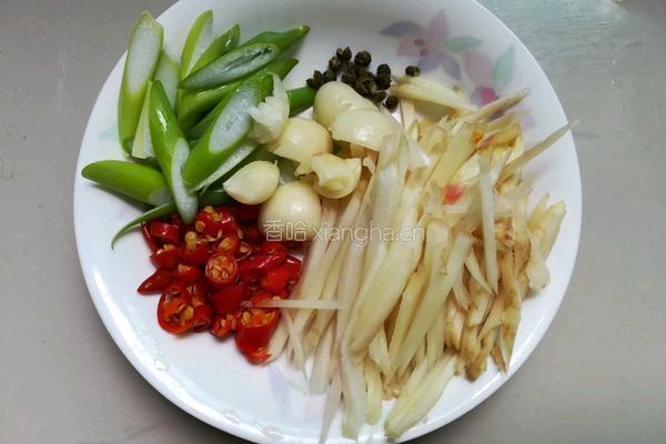 家常小炒鸡块的做法图解3